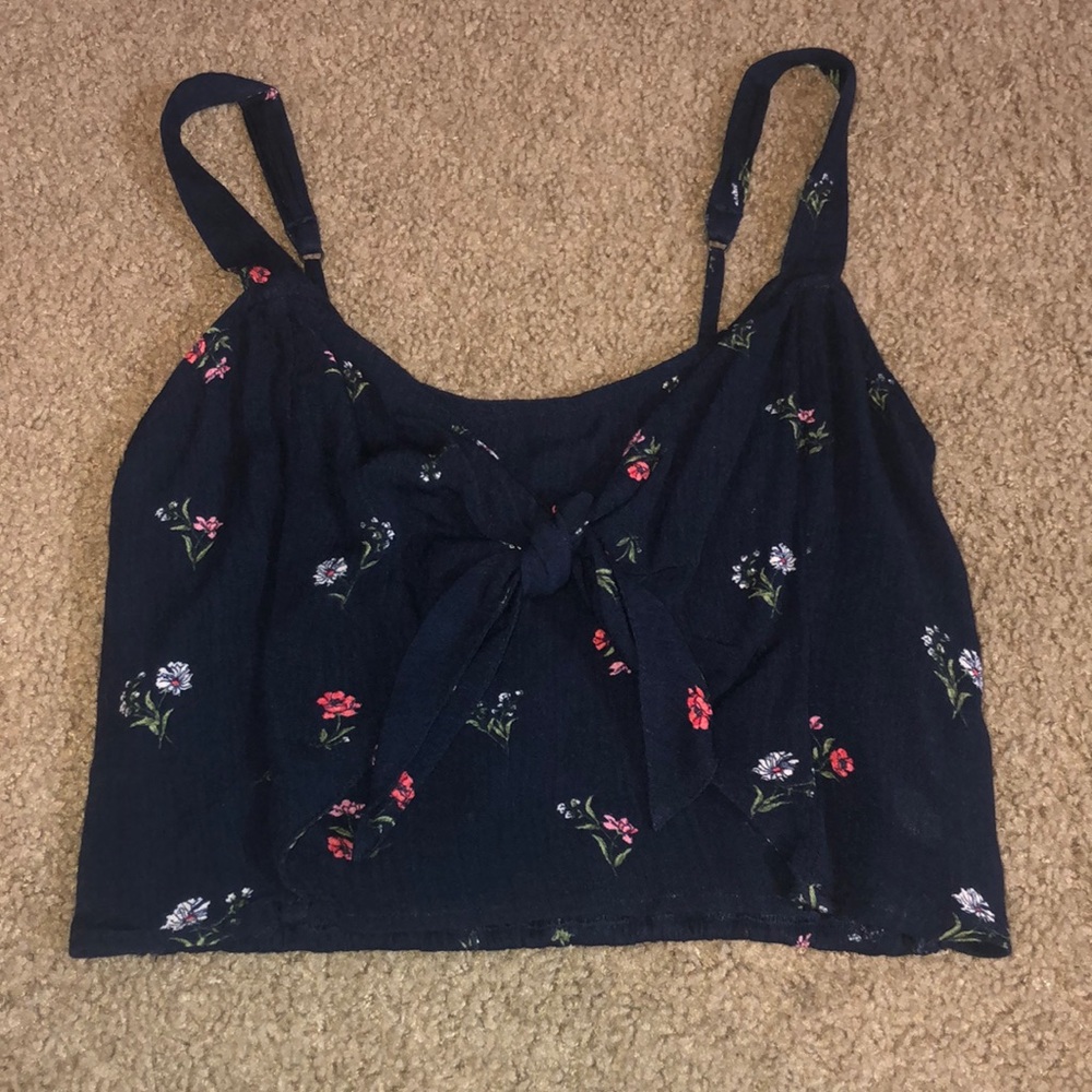 Navy blue floral front tie crop top!